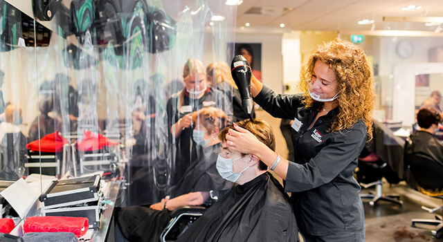 leer het kappersvak in de avonduren